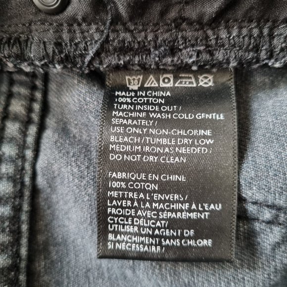 Urban Outfitters BDG High-Waisted Mom Jean Black Washed Denim Size 26 - Picture 6 of 7